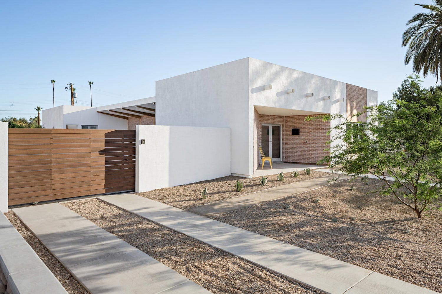 House in a historic district of Phoenix that provides an escape from the bustle of city   CAANdesign  Architecture and home design blog-6