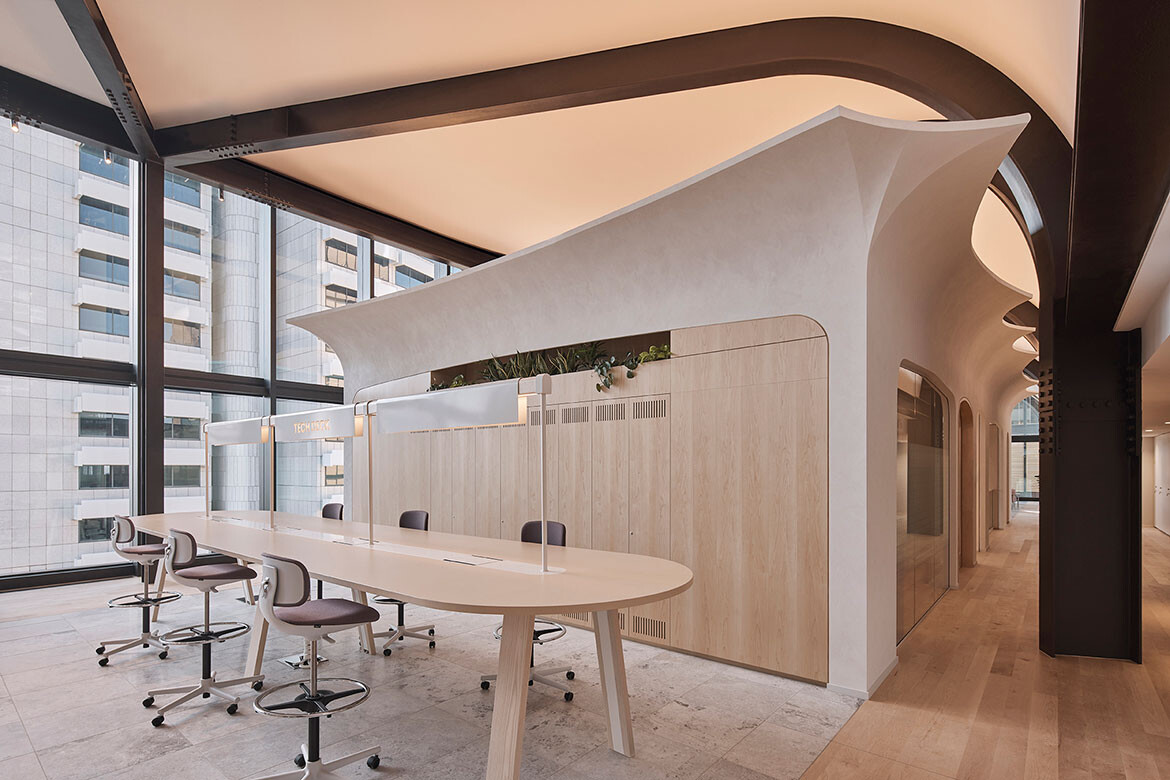 The Crown and the Canopy - Hammond Studio | IndesignLive-3