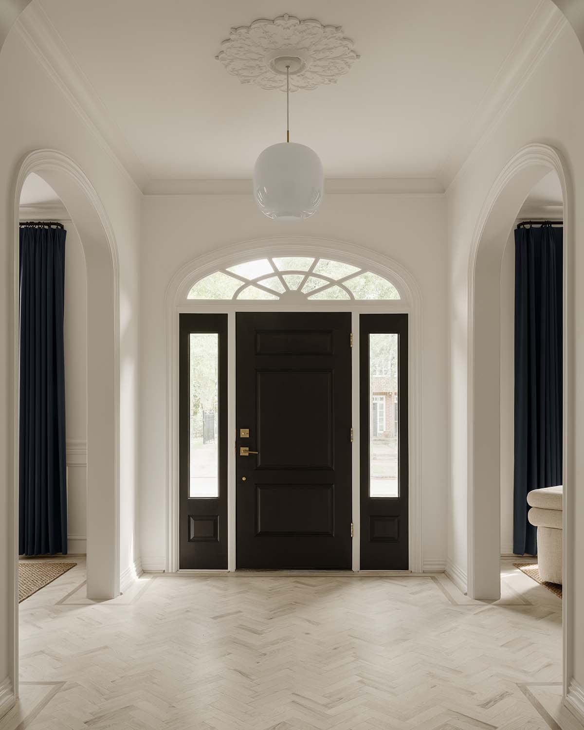 这里 Lu·e 表意不明确，难以准确理解其确切含义，无法完成整句准确翻译 丨Joshua Smith,Inc.-4