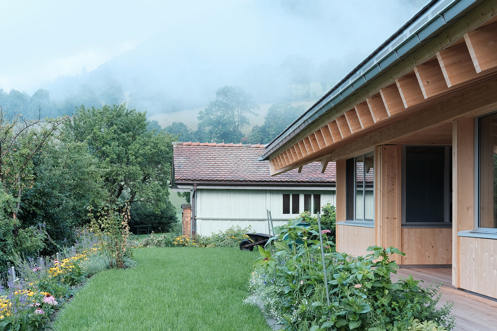 有金字塔屋顶的住宅，瑞士 / Charly Jolliet Architecte-5