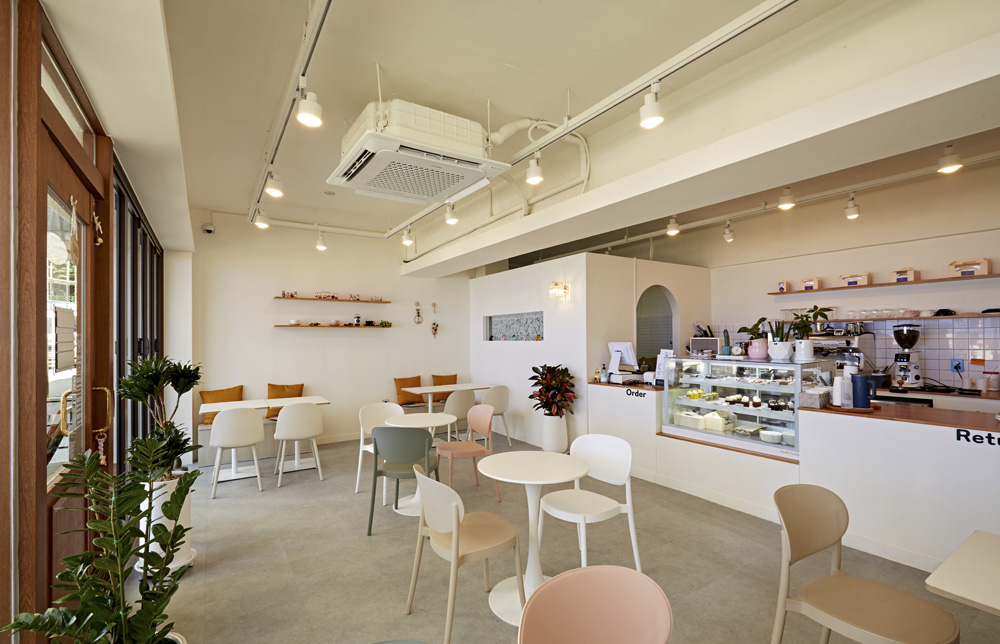 简约白调 16 坪咖啡厅 设计报价案例-4