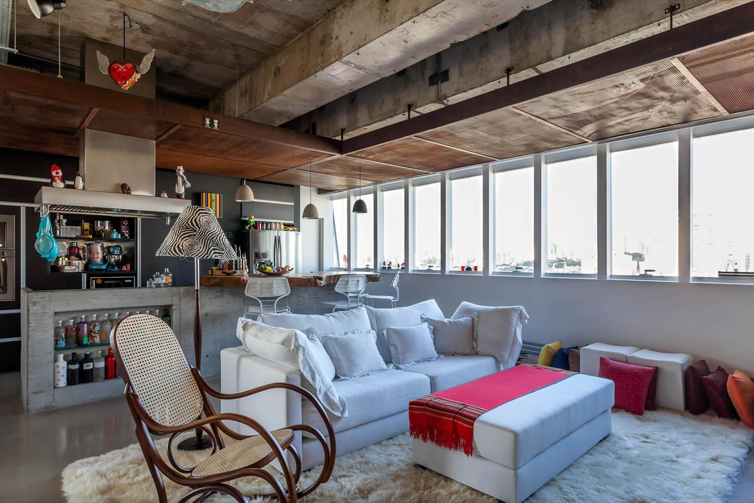 建筑师 Nautilo 巧妙融合工业风格，打造巴西 360 度公寓-1