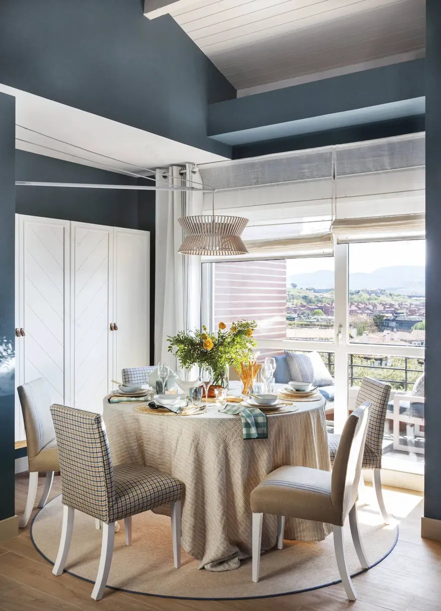 蓝色调的翻新奇迹 | 西班牙百年公寓的现代改造-4