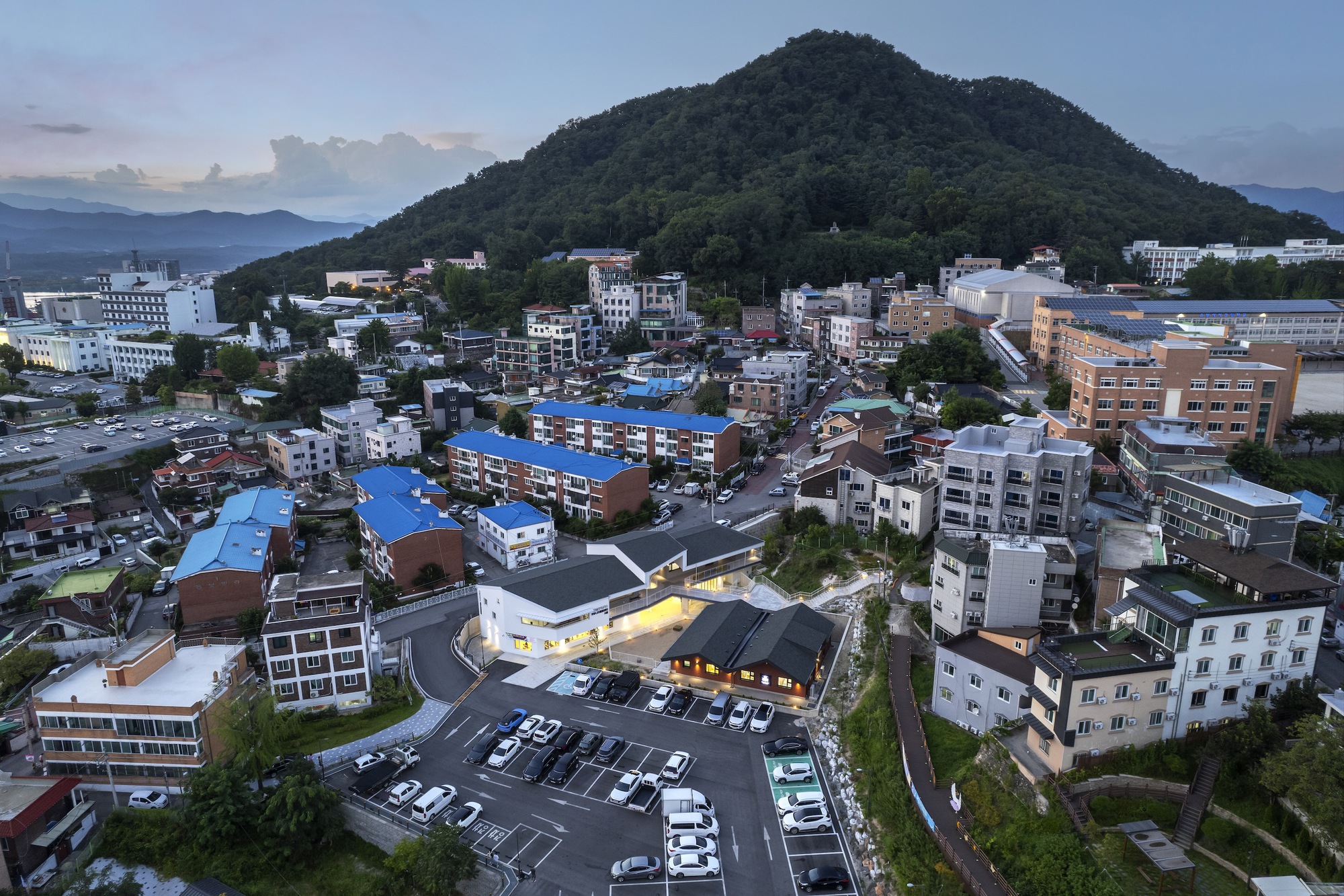 Gyodong 社区中心丨韩国春川市丨studiothewon-38