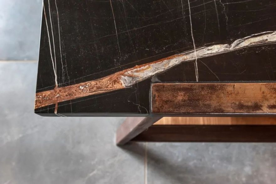 特拉维夫顶层住宅,黑白色调的时尚空间-35