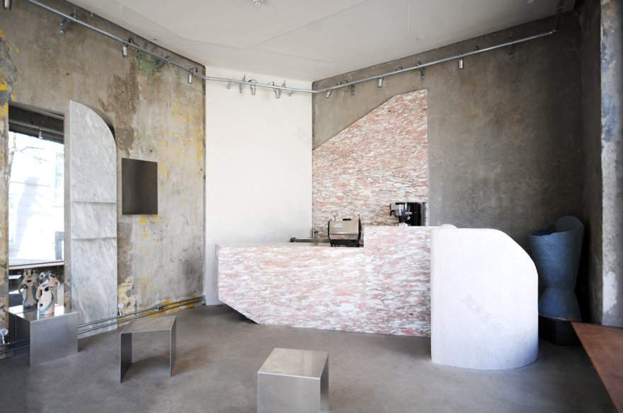 挪威 Sorgenfri 女装精品店设计-0