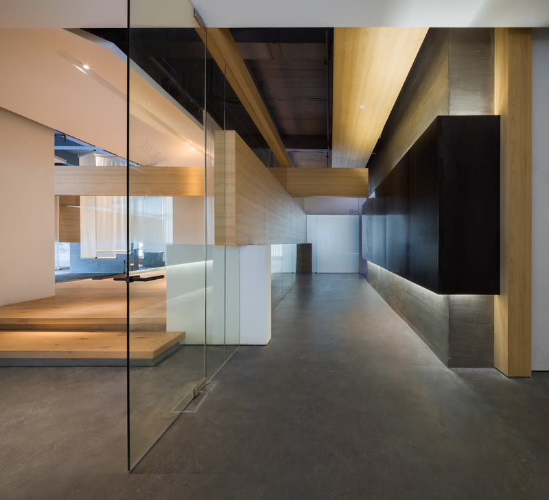 扭曲之墙 | 构建多维视角的空间艺术-20