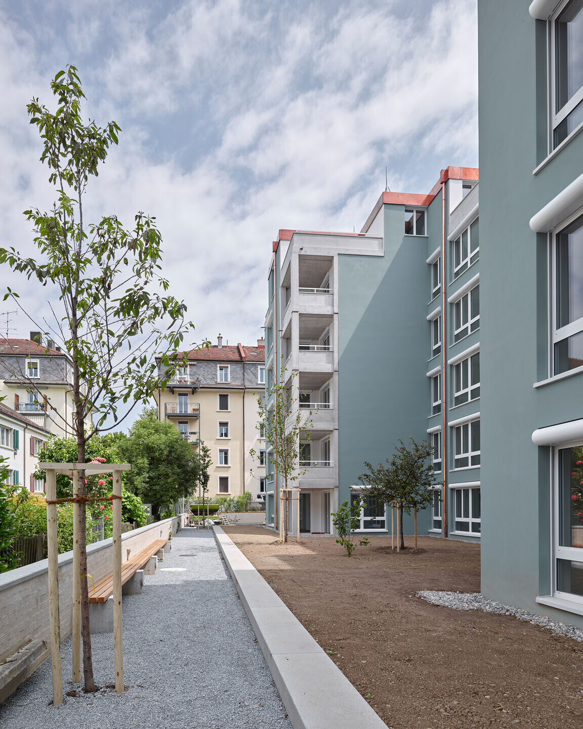 瑞士苏黎世 Freihofstrasse 公寓楼 | 简约实用，新老建筑交融-10