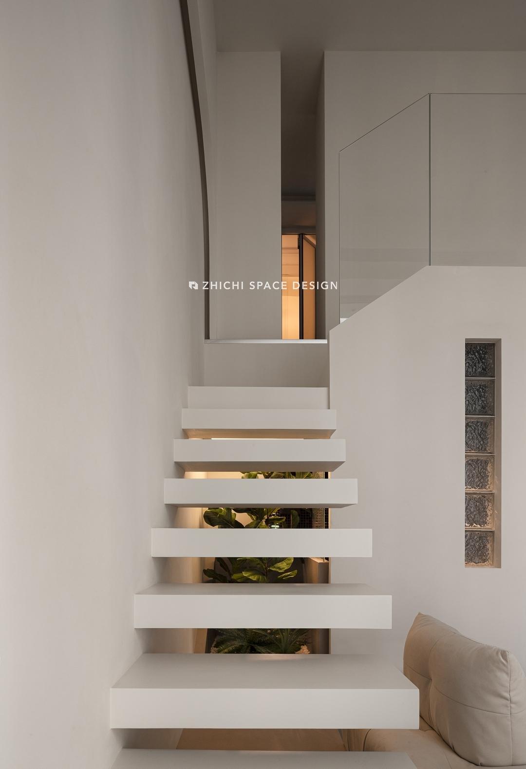 武汉咫尺设计︱藏于繁华都市中的白色极简盒子-36