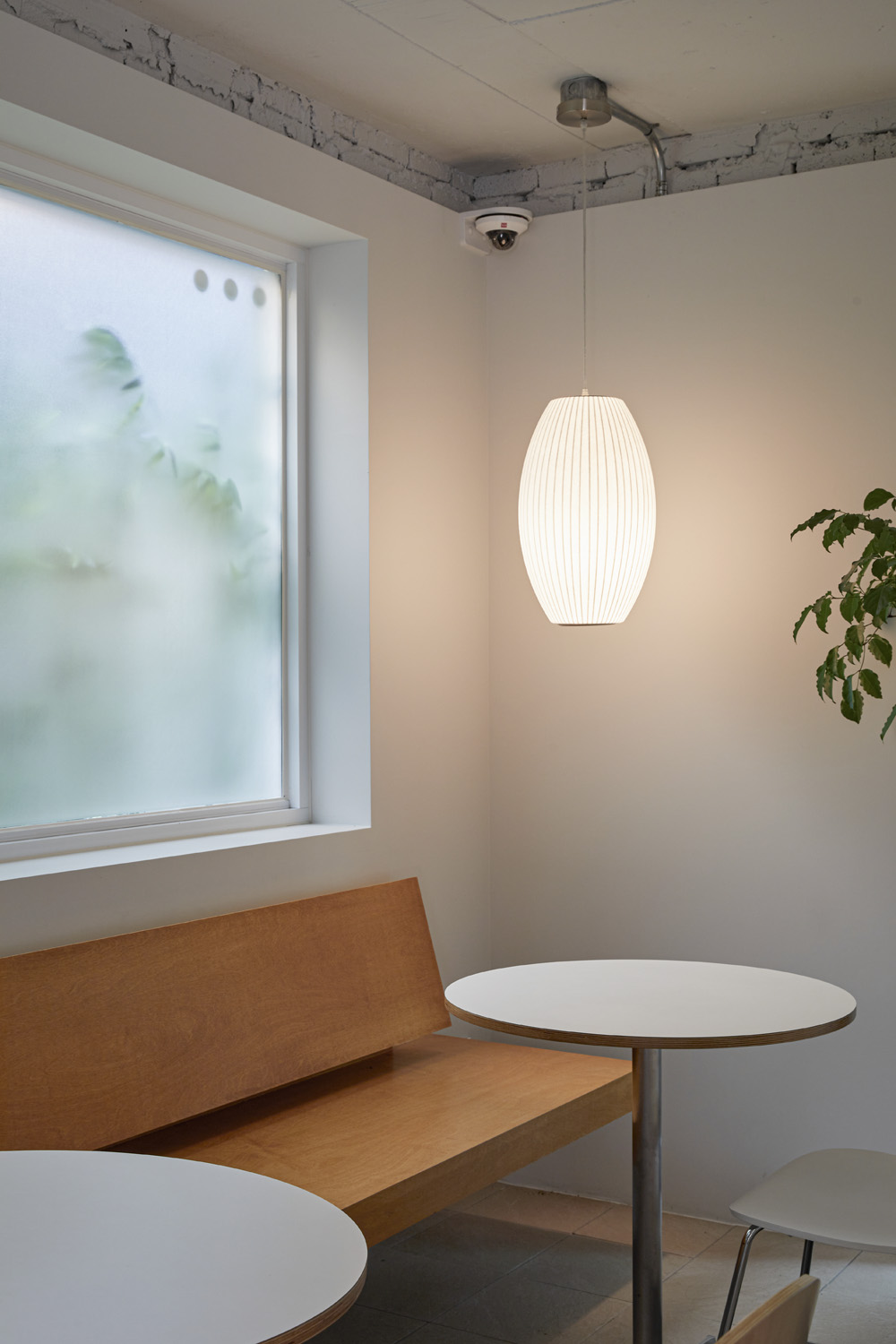 43 平米小户型的惊艳改造，极简主义的魅力展现-27