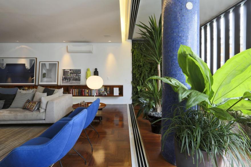 巴西 SP 公寓 | 垂直花园与简约空间的完美融合-4
