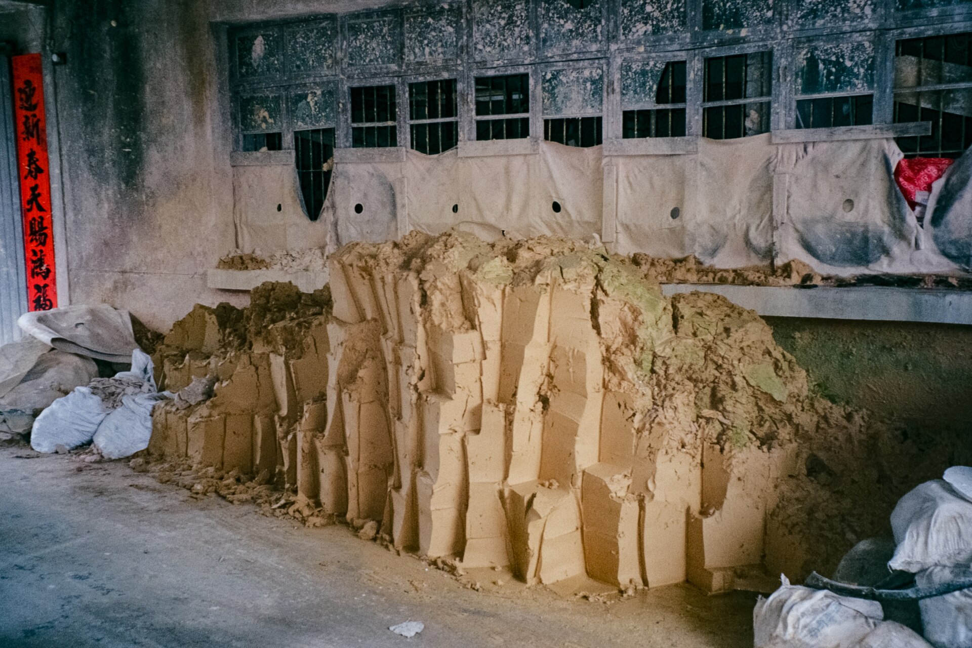 Inside a ceramic artist’s residence to Jingdezhen, China-5