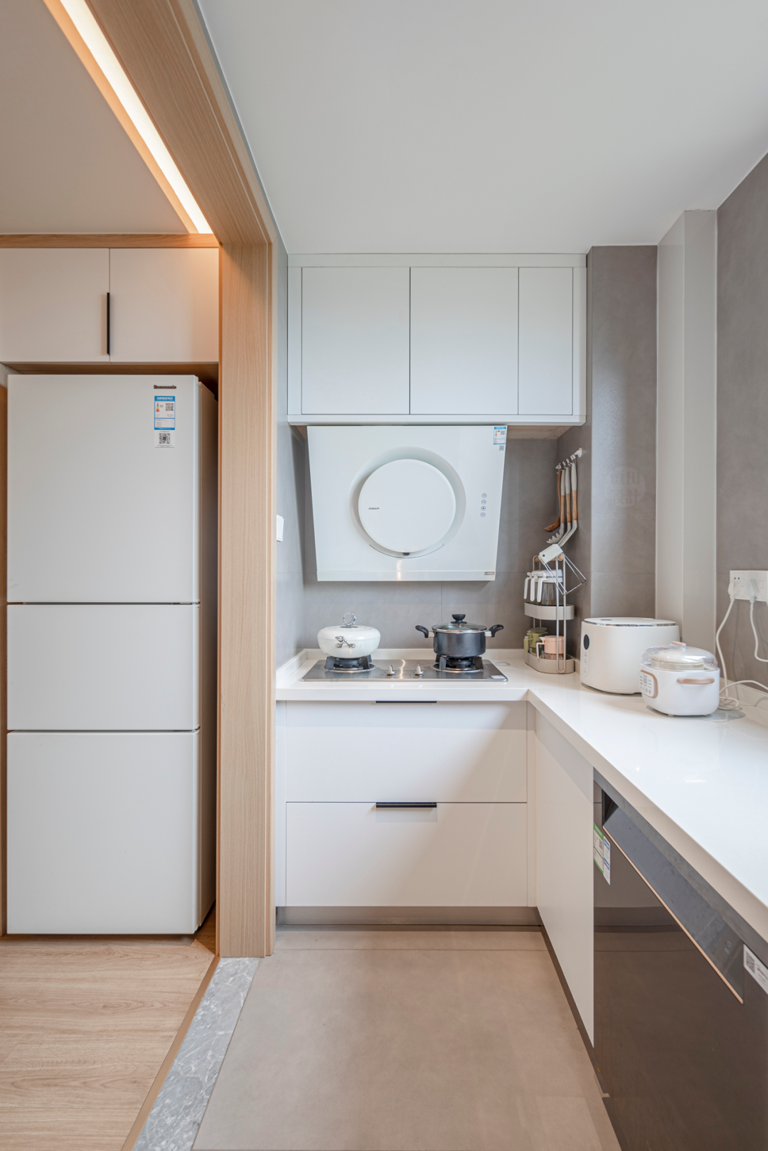 浙江平湖四口之家的30m衣柜与洄游动线设计丨中国浙江-51