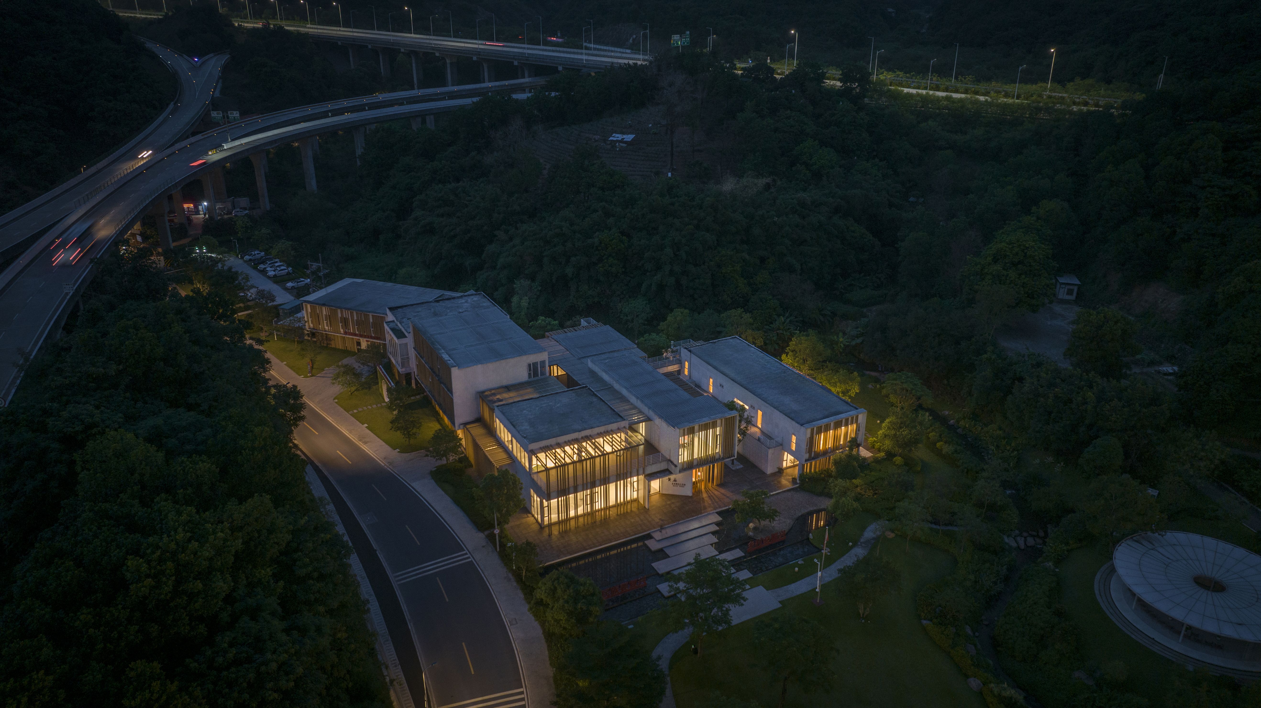 多层面的“轻”：黄麻乡村振兴工作站与乡村会客厅 / 三文建筑 -31