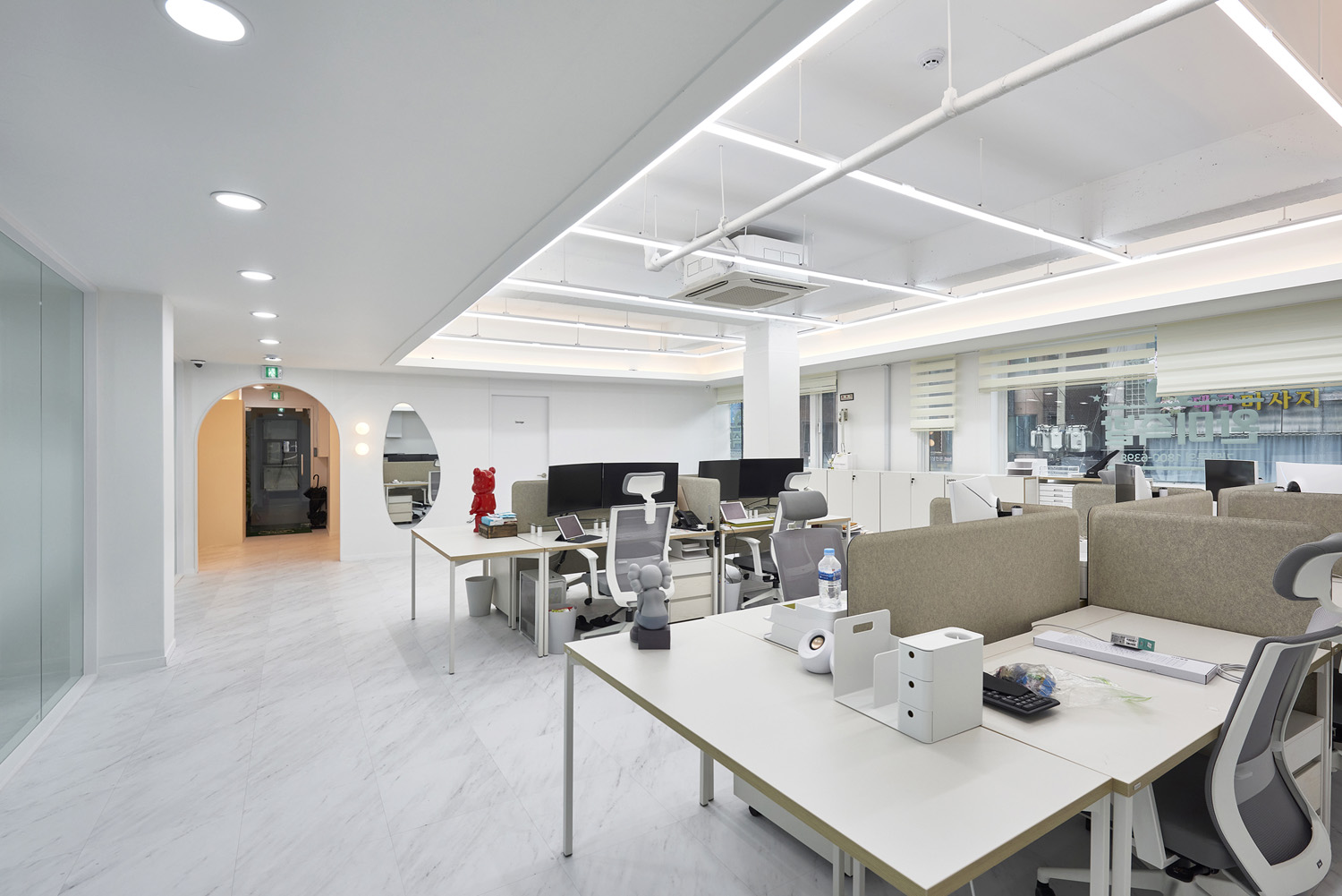 极简主义的 45 平米外卖办公室设计-9