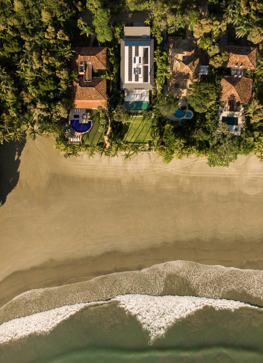 若JO是名字的缩写或者特定名称等保持原样:JO住所
若JO没有特殊意义,可意译为:住宅JO (不过这种说法一般是基于JO有特定指代前提,不然与住宅语义搭配会稍显突兀,最推荐情况一是JO有特定含义时的翻译) 丨巴西圣保罗-28