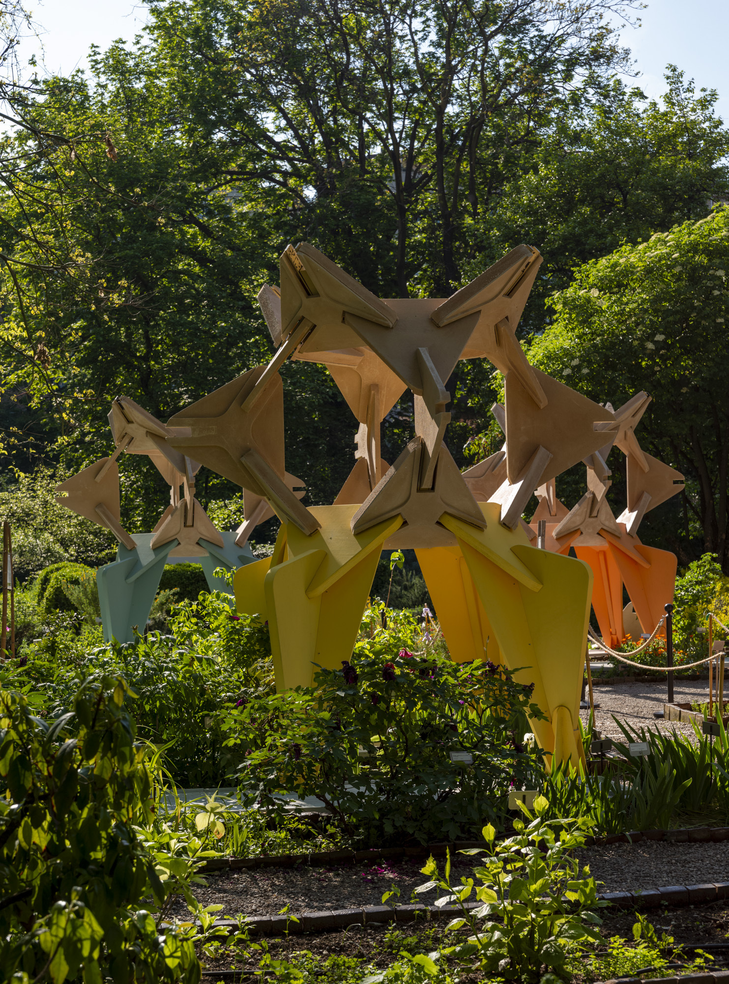 尼拉亚景观装置丨IDIEQ-8