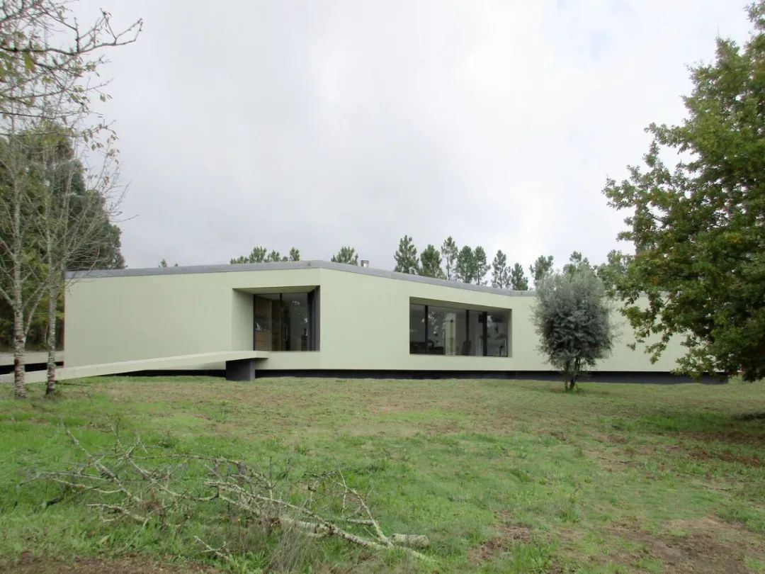 250 m²葡萄牙退休住宅-1