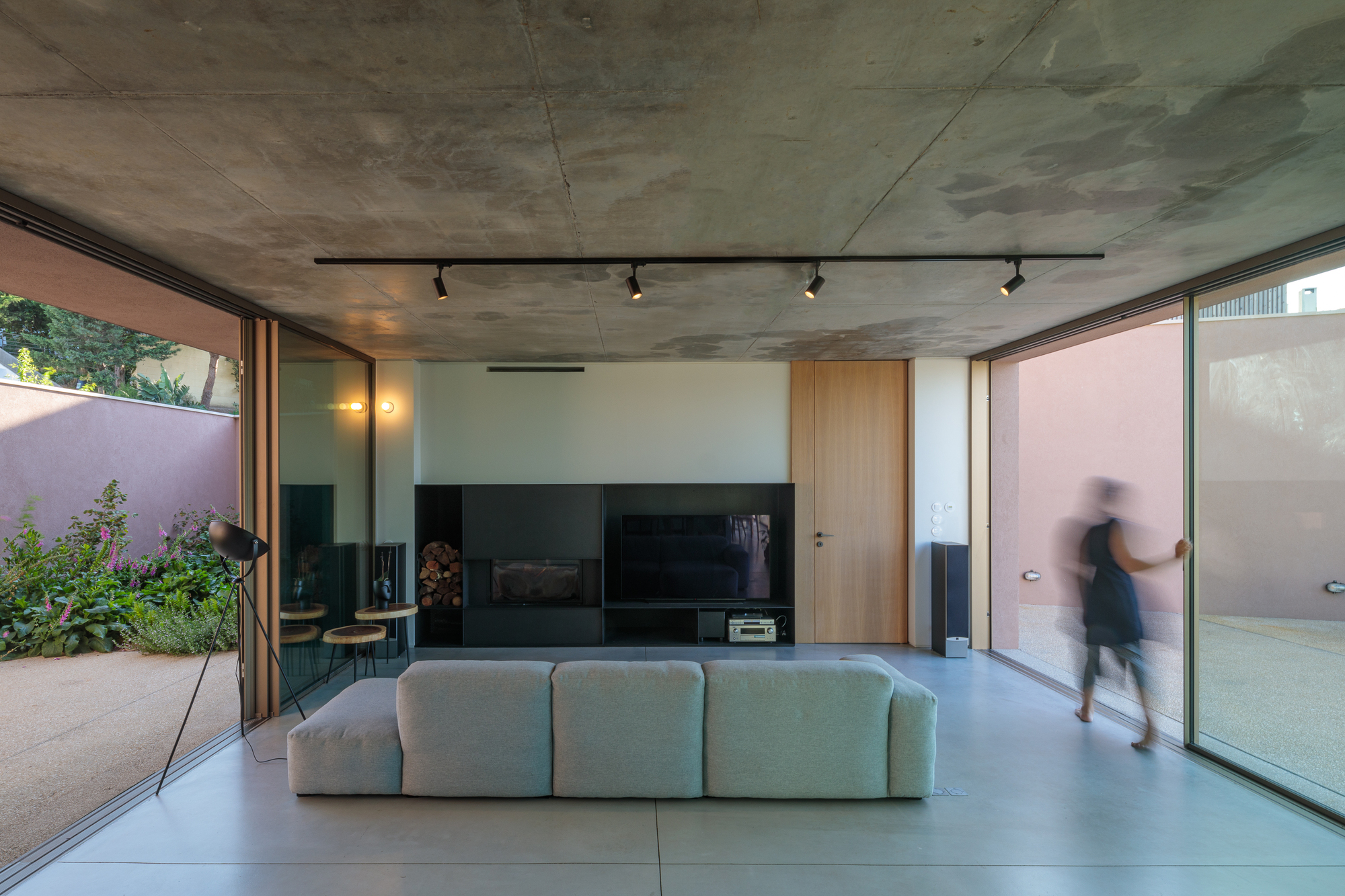 卡伊亚斯的房子丨Portugal丨João Caetano Arquitetura-13