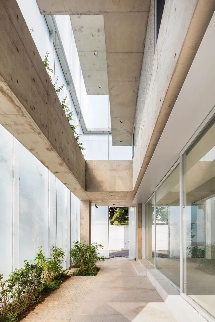 韩国时尚品牌办公大楼丨FHHH FRIENDS-11