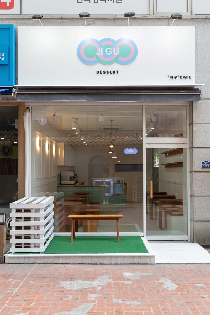 12 平米地球咖啡厅，白色&木色打造清新空间-14