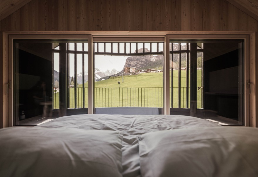 融合传统与当代的阿尔卑斯山间别墅 · Lari· Lodge丨意大利-41