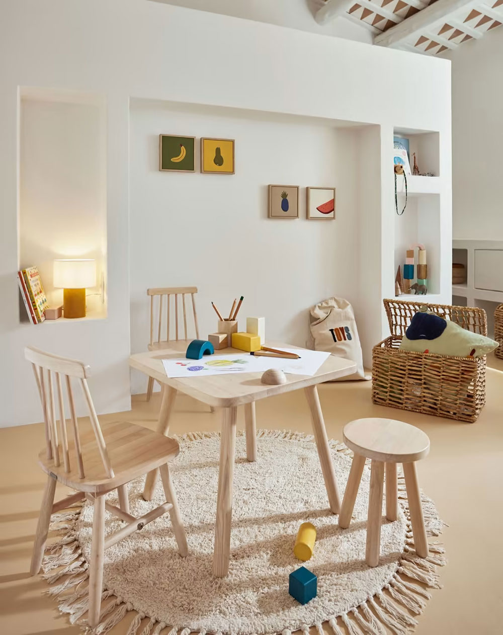 巴塞罗那历史建筑中的时尚秋季家居系列-18