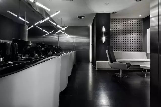 周杰伦在深圳开了一家“黑网吧”，占地千平，非常奢华！-11