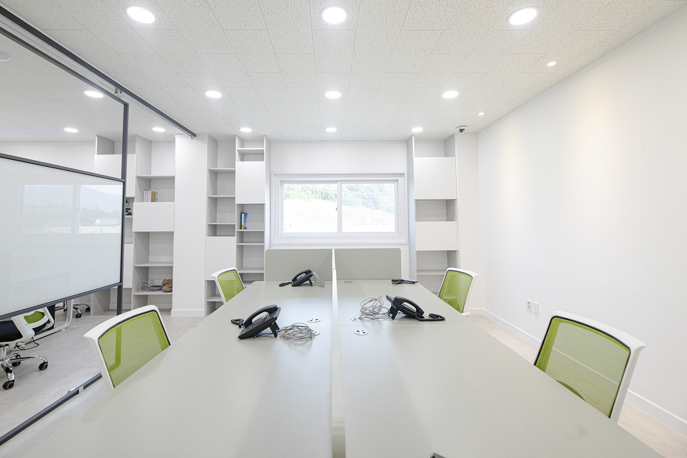 绿色办公室 | 120 平米的极简与环保之美-18