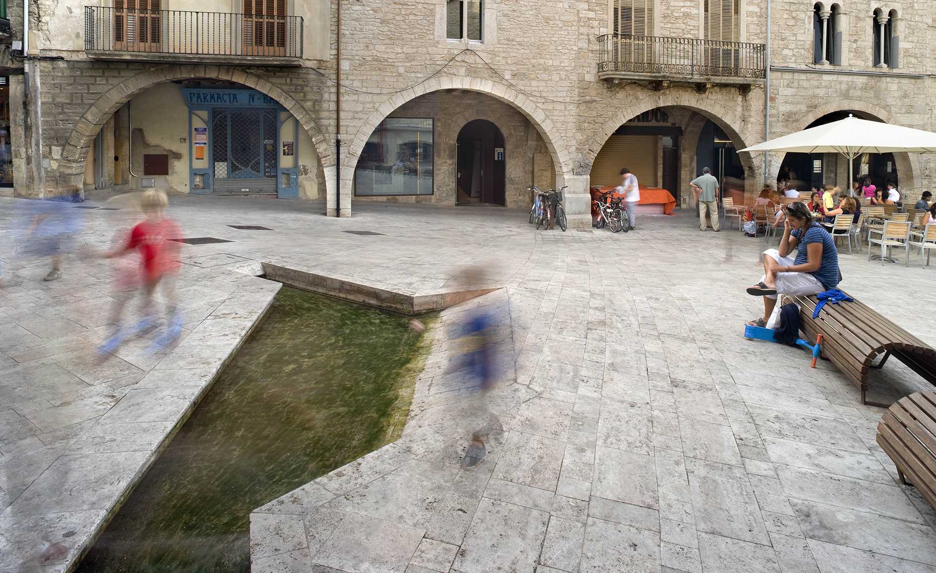 西班牙班约莱斯老城区 Banyoles 景观改造设计-13