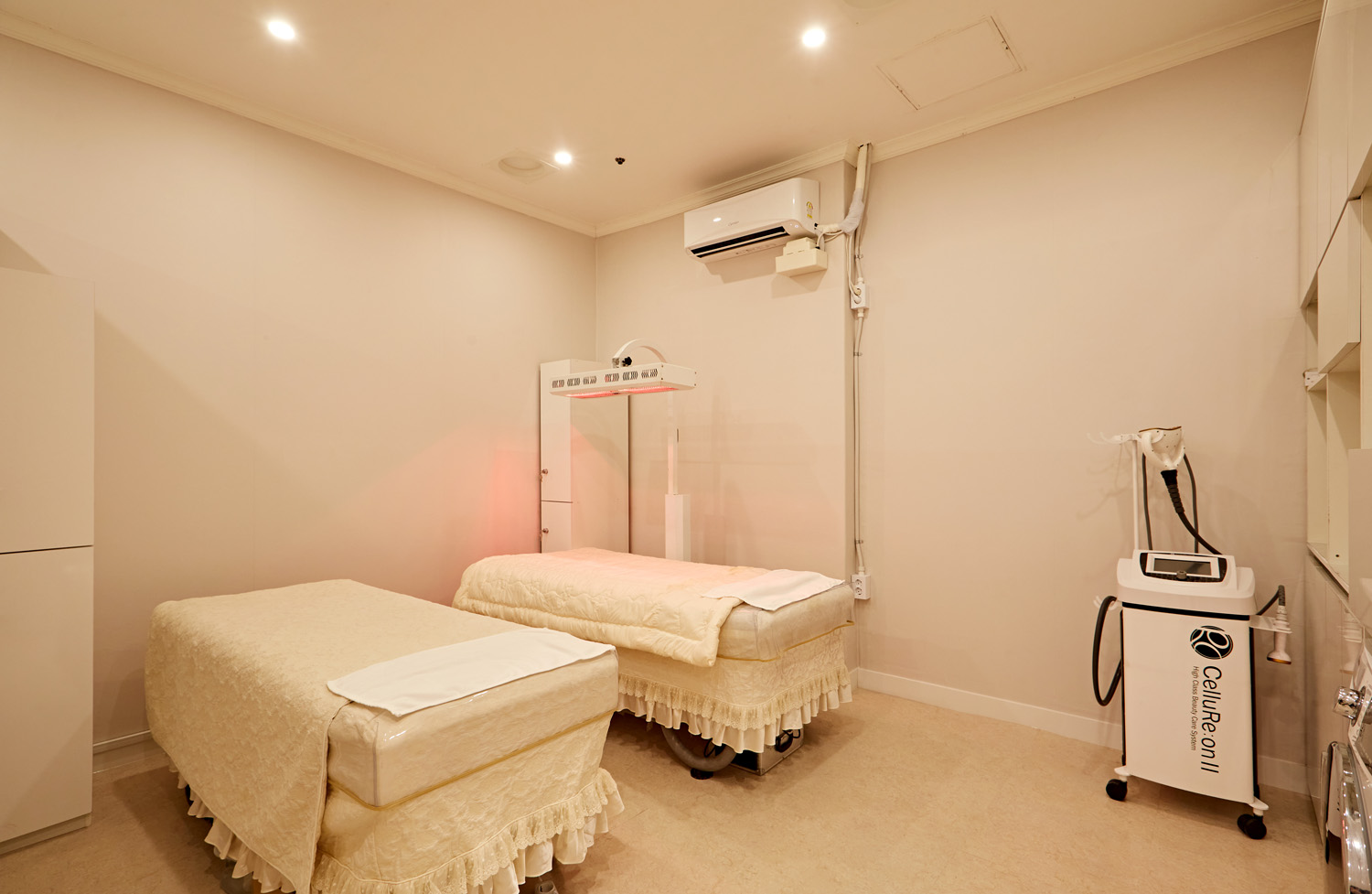 优雅温馨 12 平米皮肤商店设计-10