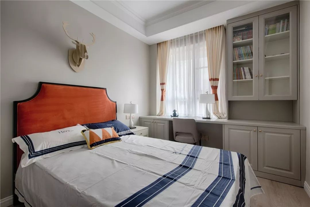 温馨灰色系家居设计,浪漫法式吊灯点亮生活-12