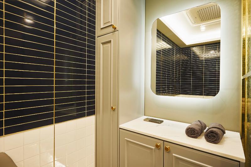 50 平奢华氛围的家居软装设计案例-11