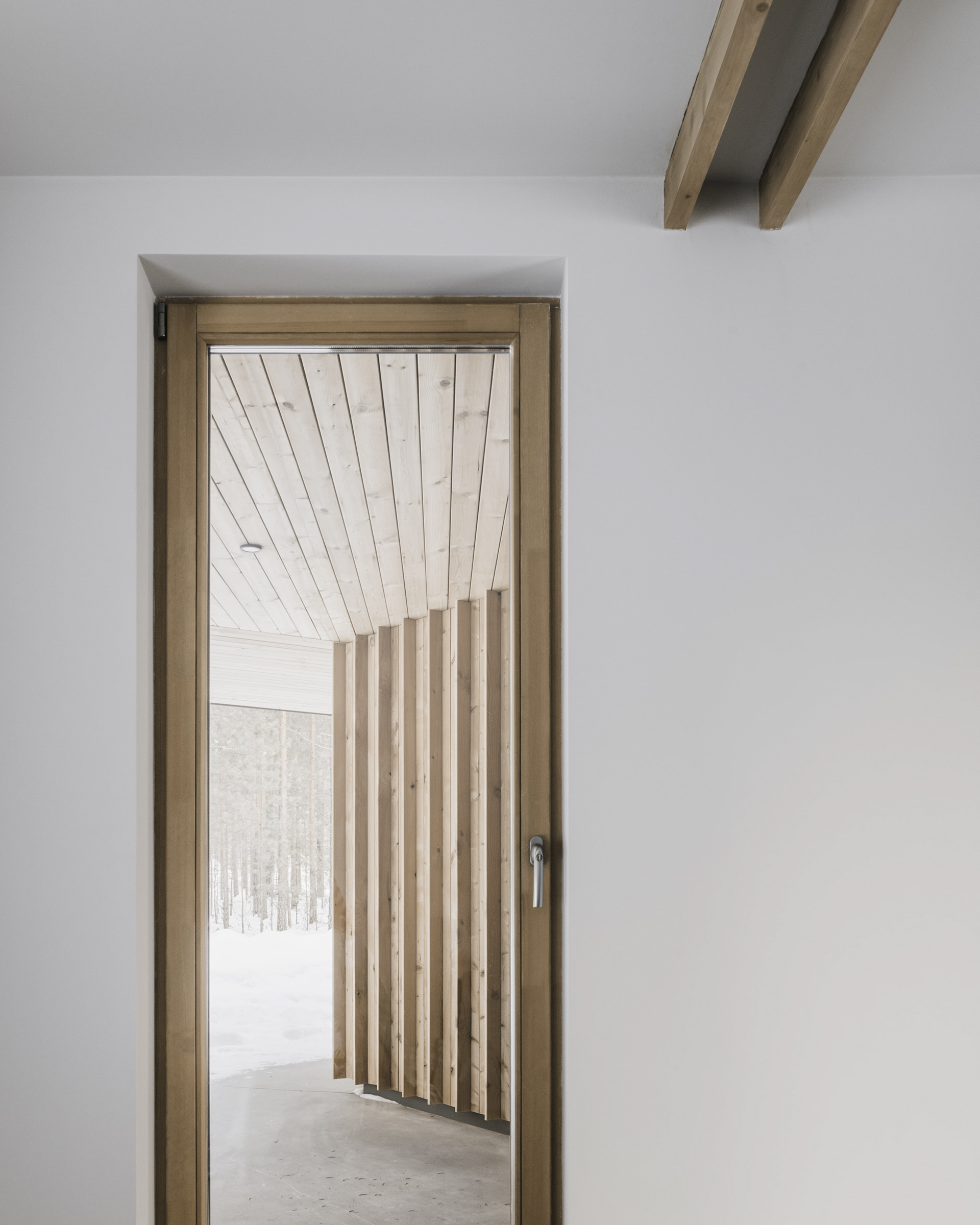 托架屋；支架屋（注：bracket有托架；支架等意思，这里结合具体语境可能会有更合适的表达，如果Bracket House是特定名称，可保持原样或根据其背景赋予更准确称呼 ） -35