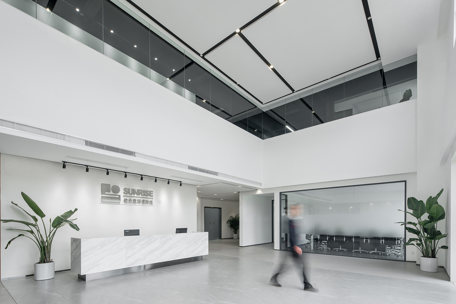 极简黑白灰—GDE·弘雅 塑造时尚办公空间-11