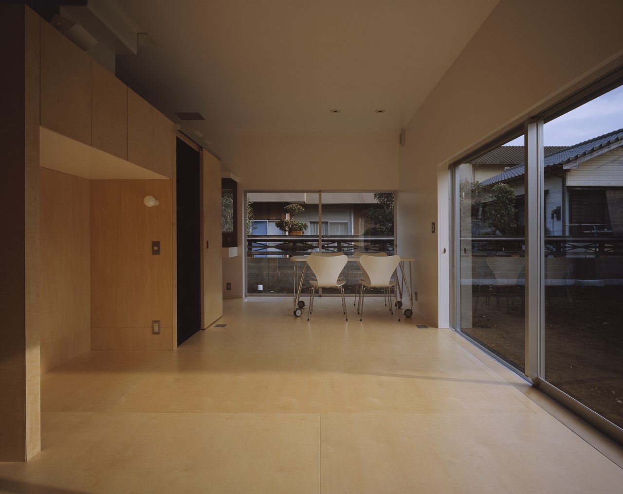 青い家（Blue house）丨日本大分丨塩塚隆生アトリエ（意匠）,大賀成典（構造）,河野設備設計室（設備）-8