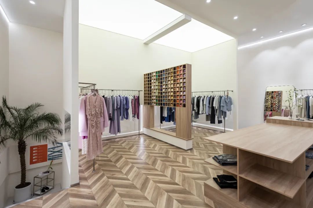 秋风萧瑟中的艺术与生活·大亦设计女装馆丨中国无锡丨大亦设计（江阴）-21