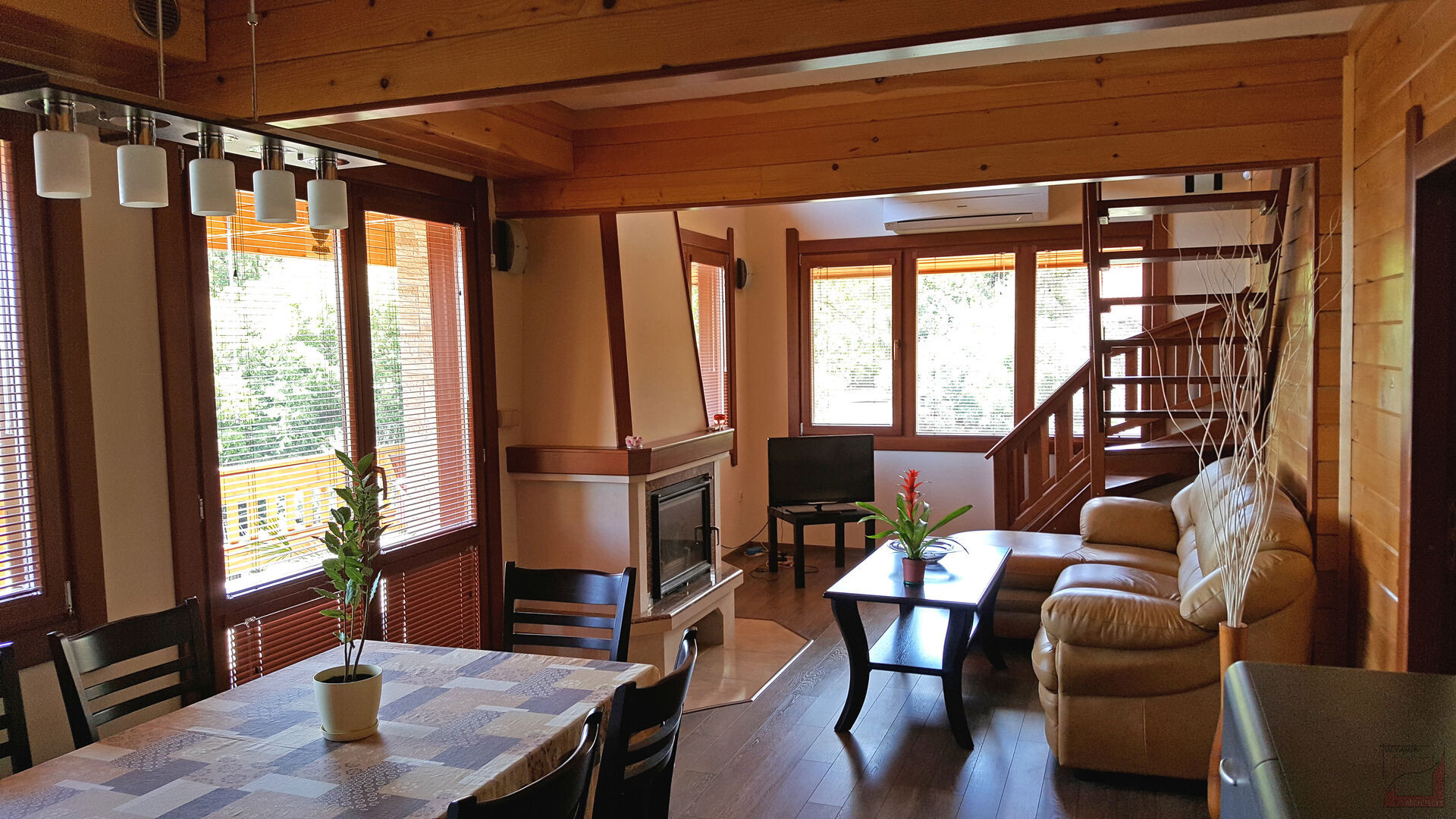 Bulgaria 海滨四层木质别墅-13