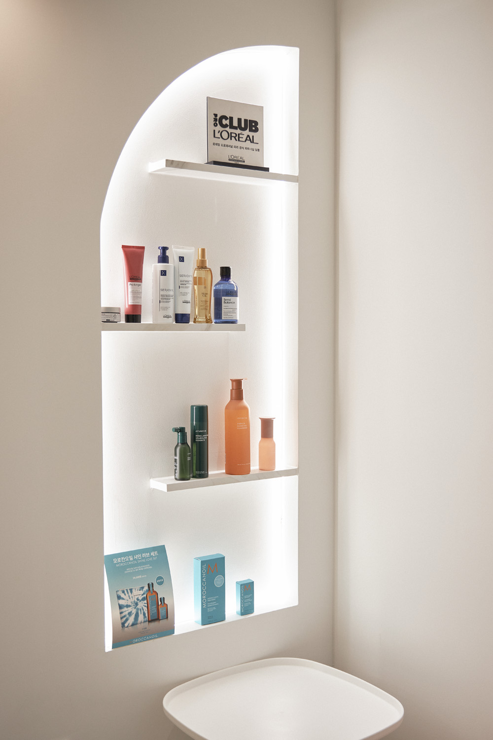 15 坪现代简约美容院，白色调诠释极简美学-16