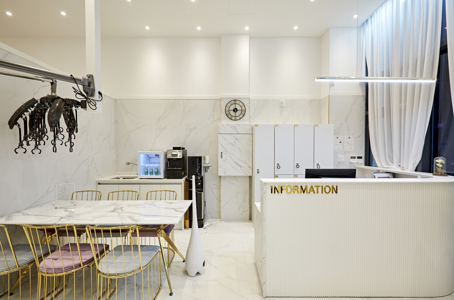 18 平米现代美容院空间设计，展现极简美学魅力-3