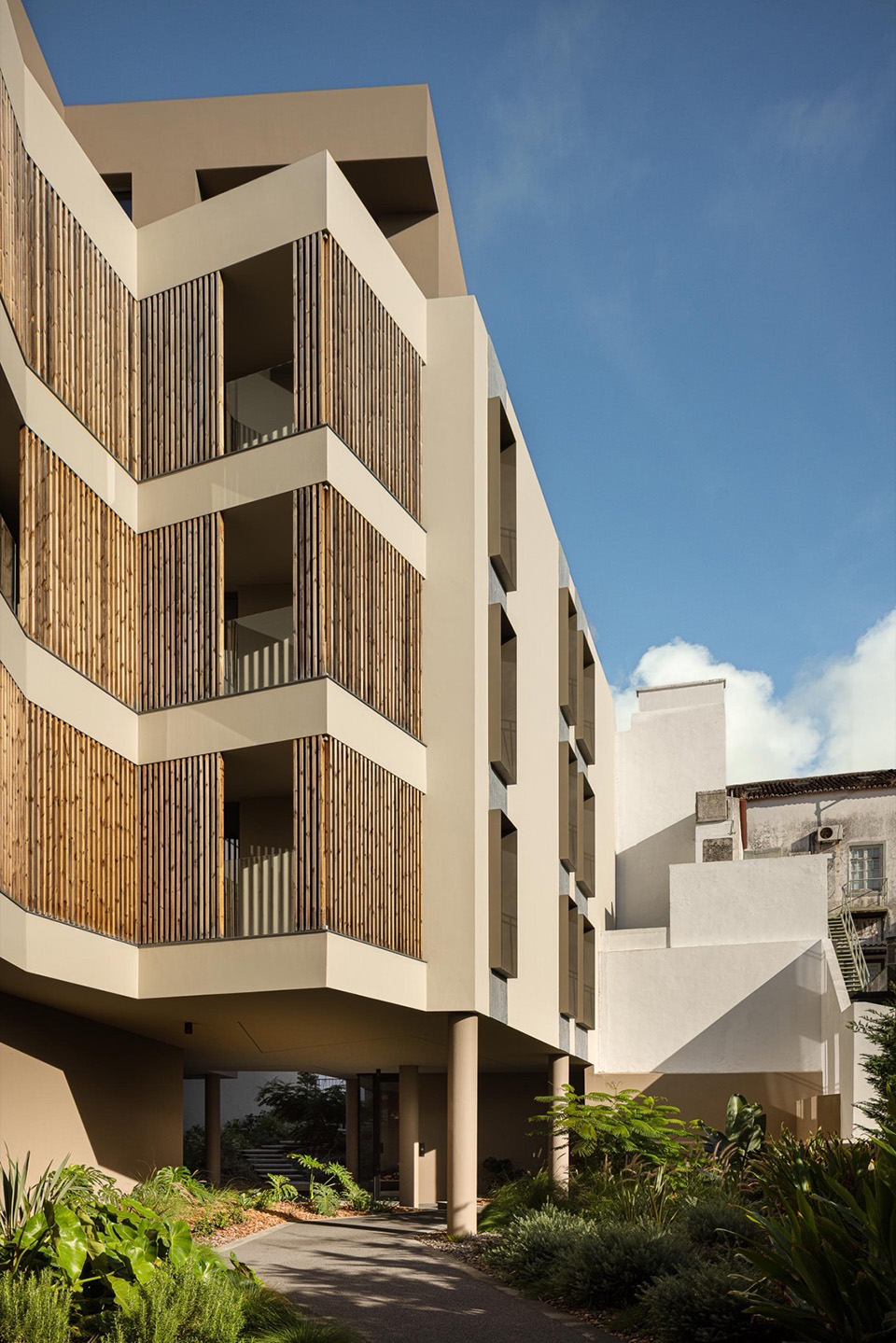 ERNESTO DO CANTO住宅区丨葡萄牙蓬塔德尔加达丨BOX arquitectos-155