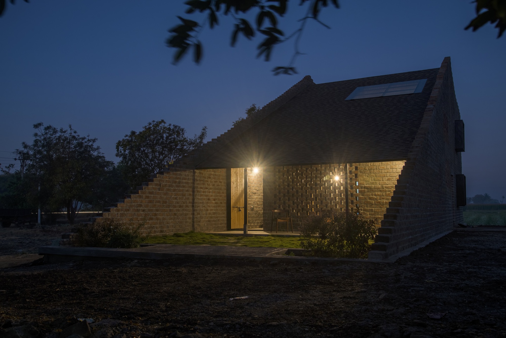 一半即更多 一栋在建房屋丨印度丨Atelier Shantanu Autade,Studioboxx-35