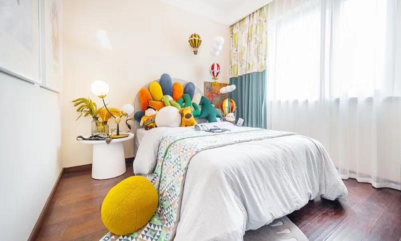 
郡原金石小镇顶层样板间丨现代轻奢 -11