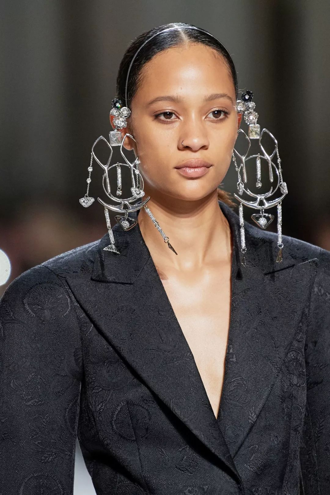 激进贵族的硬核高订 | Givenchy 2019 秋冬高级定制系列-62