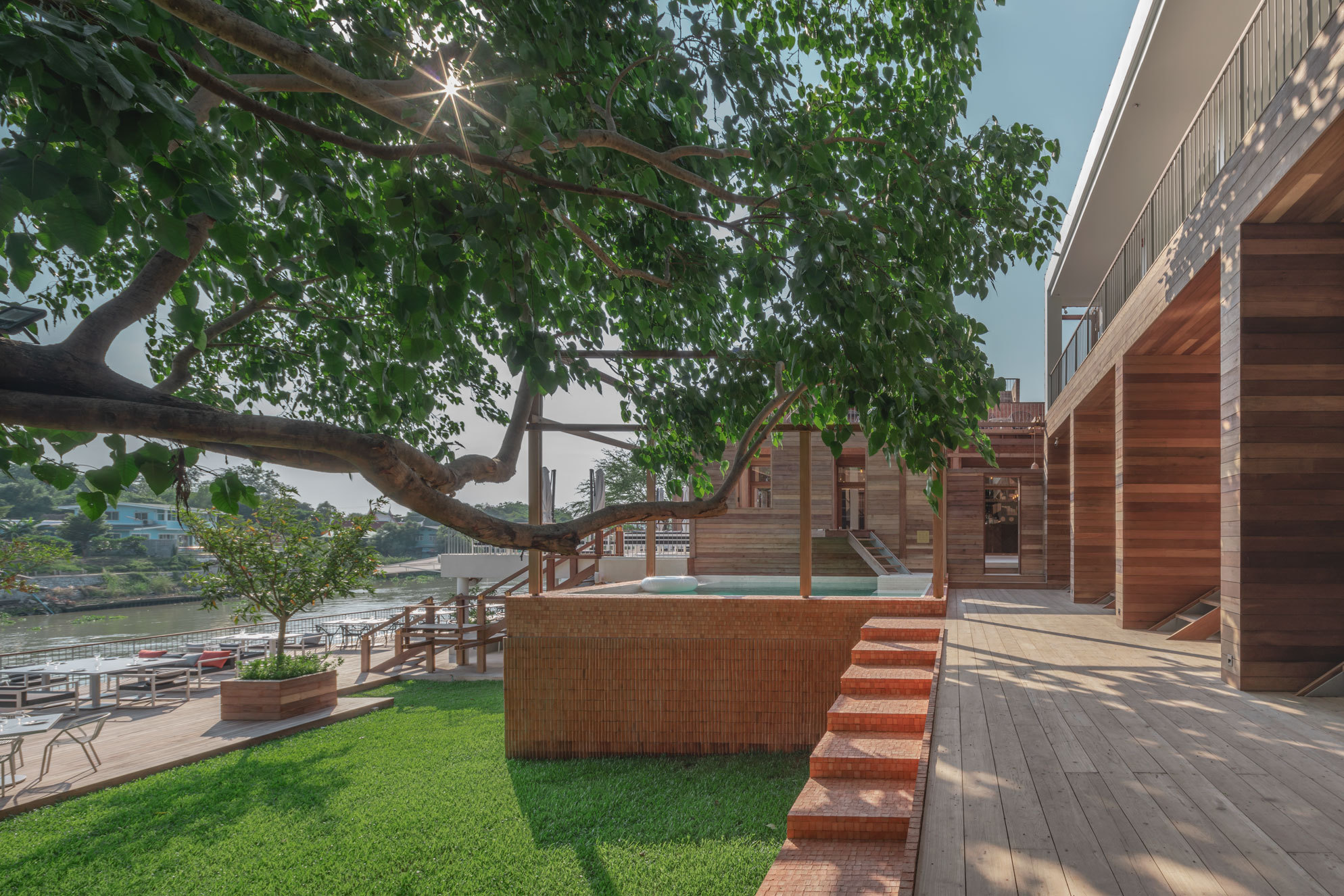 Baan Pomphet Hotel and Restaurant / onion-55