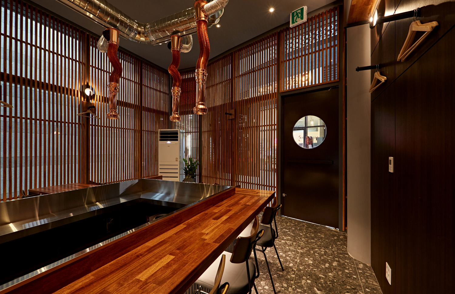 现代简约别墅设计，木材与石材的完美融合-11