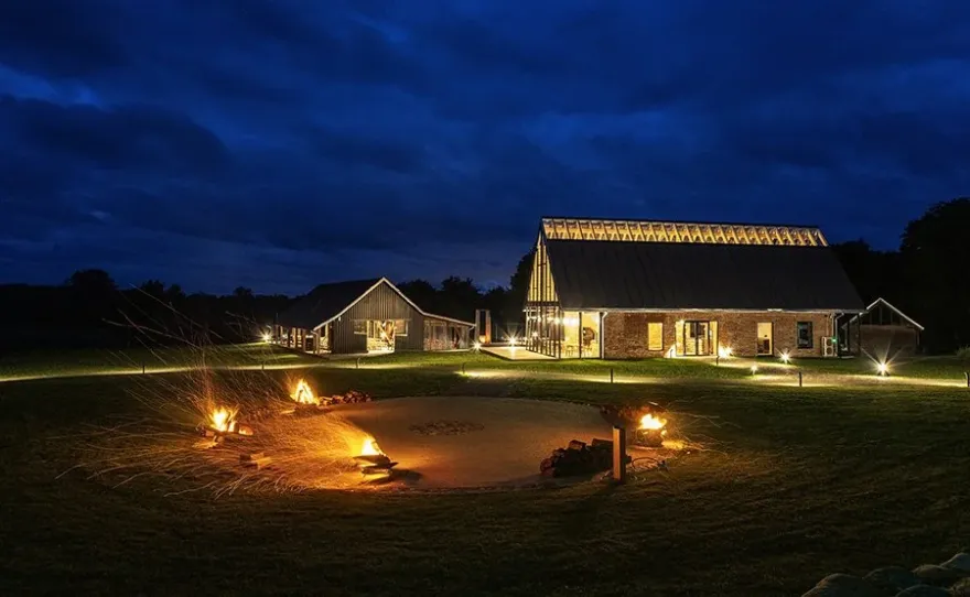 农民圈;农民圈子(具体含义可根据实际语境判断,这里圈既可以理解为有一定共同特点集合在一起的一个群体概念,也可理解为一种社交圈子之类的意思 )
注:如果这是一个专有名称的话,可能有特定的、更合适的译法,可结合具体背景信息进一步判断 丨立陶宛丨DO ARCHITECTS-0