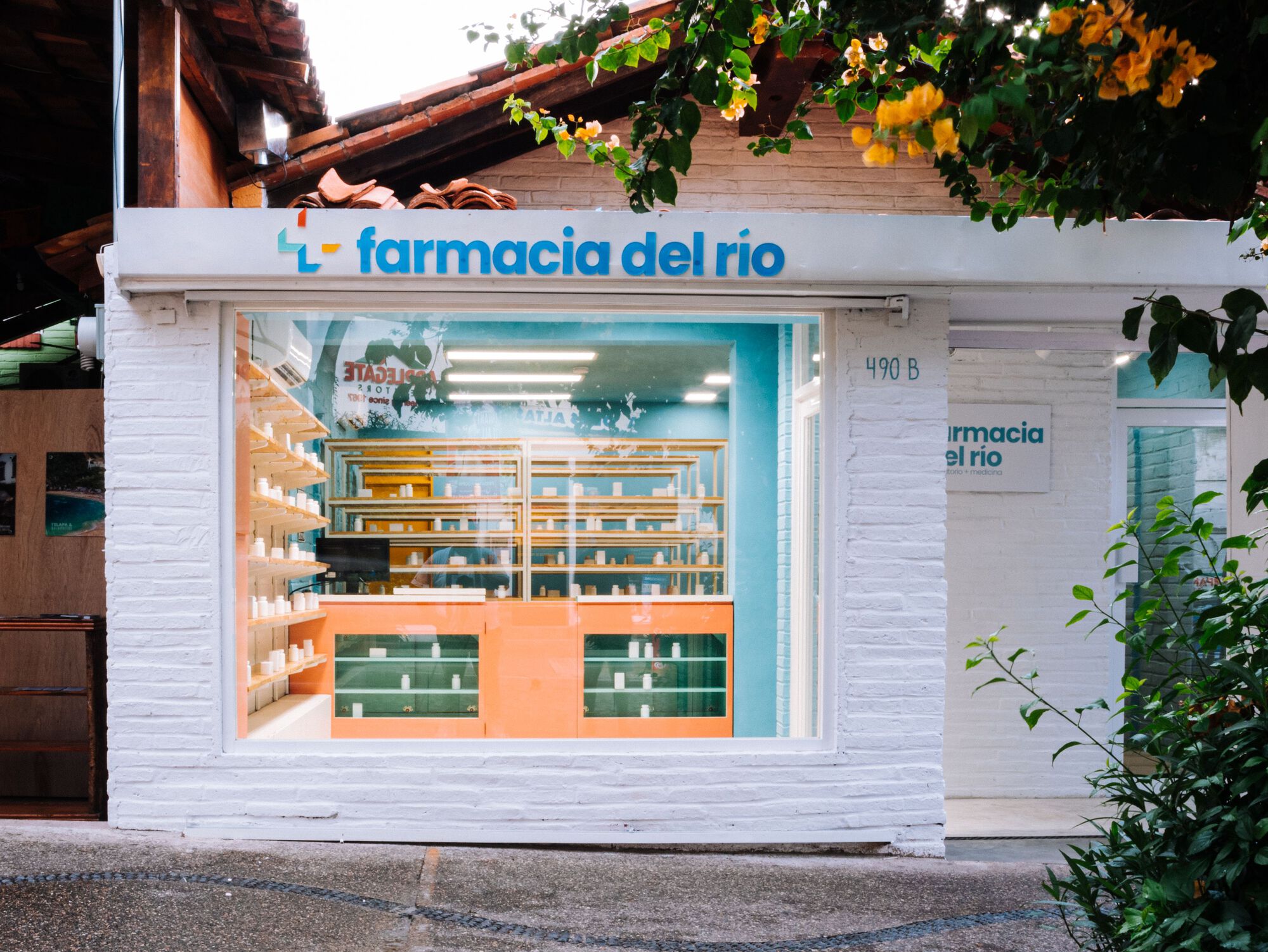 Del Río Pharmacy 药店丨墨西哥巴亚尔塔港丨güey studio-37