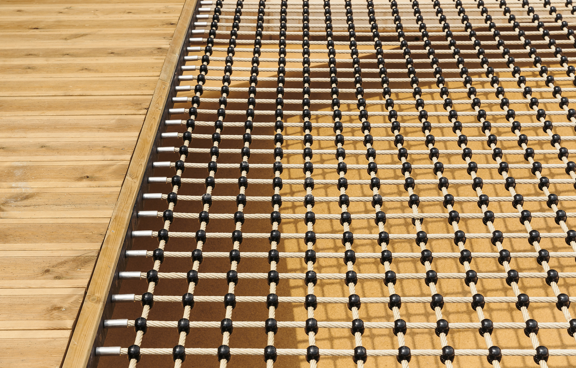 Playground Landscapes at Santa María Mazzarello Square / HDH arquitectos-31