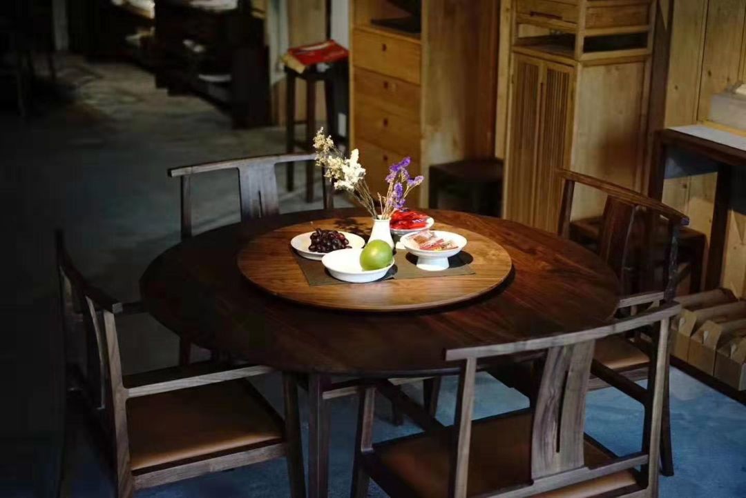 墨问素简家具——北美黑胡桃木圆餐桌-4